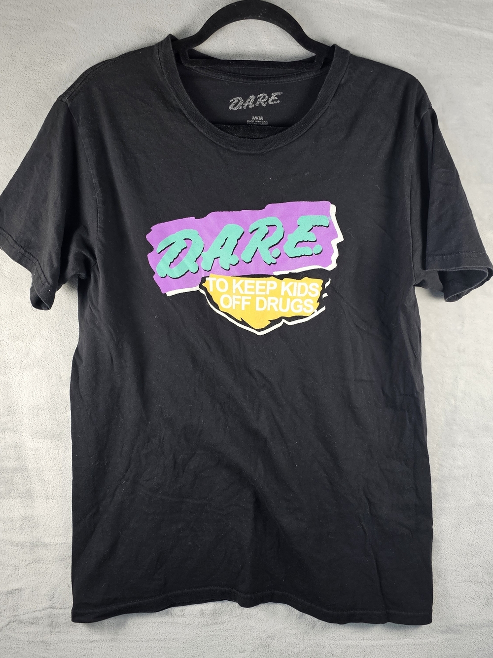 D.A.R.E Sz. Medium Graphic Tee Black Spellout Logo Y2K Vintage Retro 100% Cotton